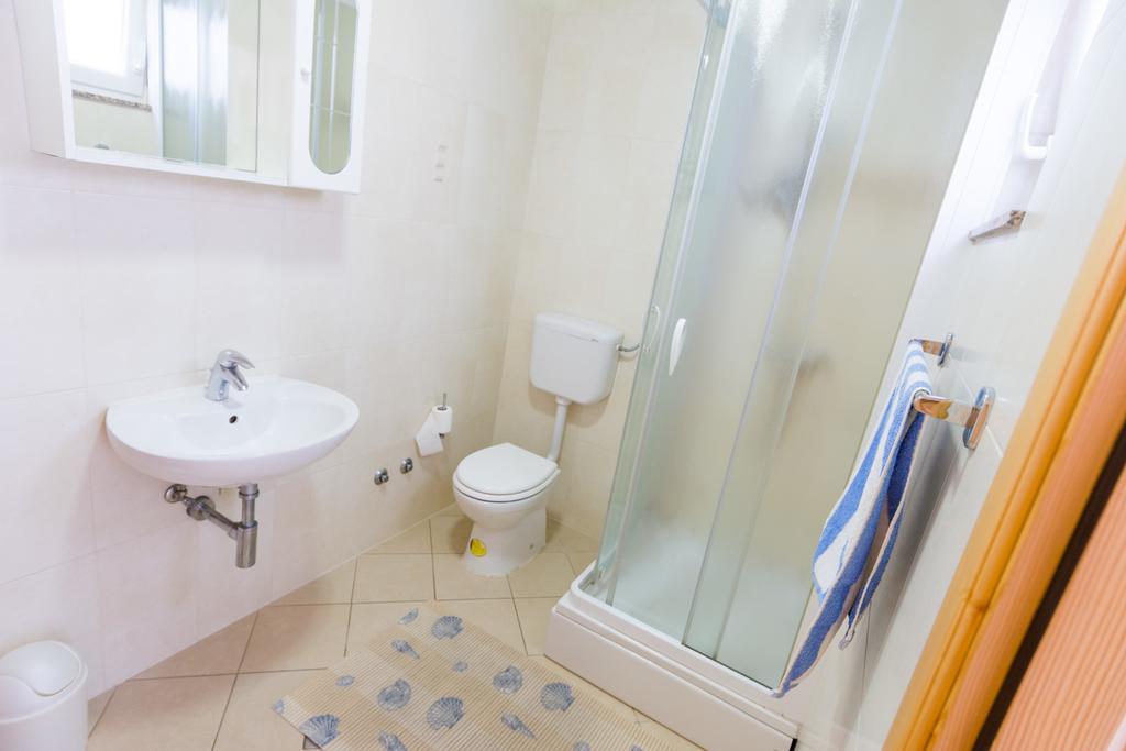 Apartments Basilea Biograd Na Moru Room photo